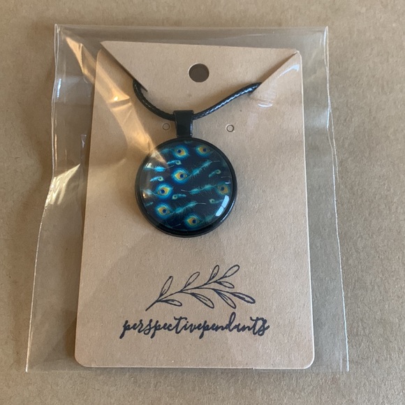 •LAST CHANCE• 🦚 Handmade Peacock Print Cabochon Pendant Necklace - Picture 2 of 5